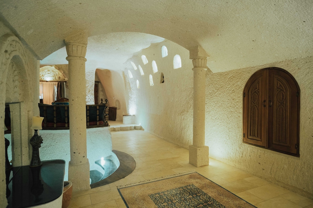 Hu of Cappadocia 23/50