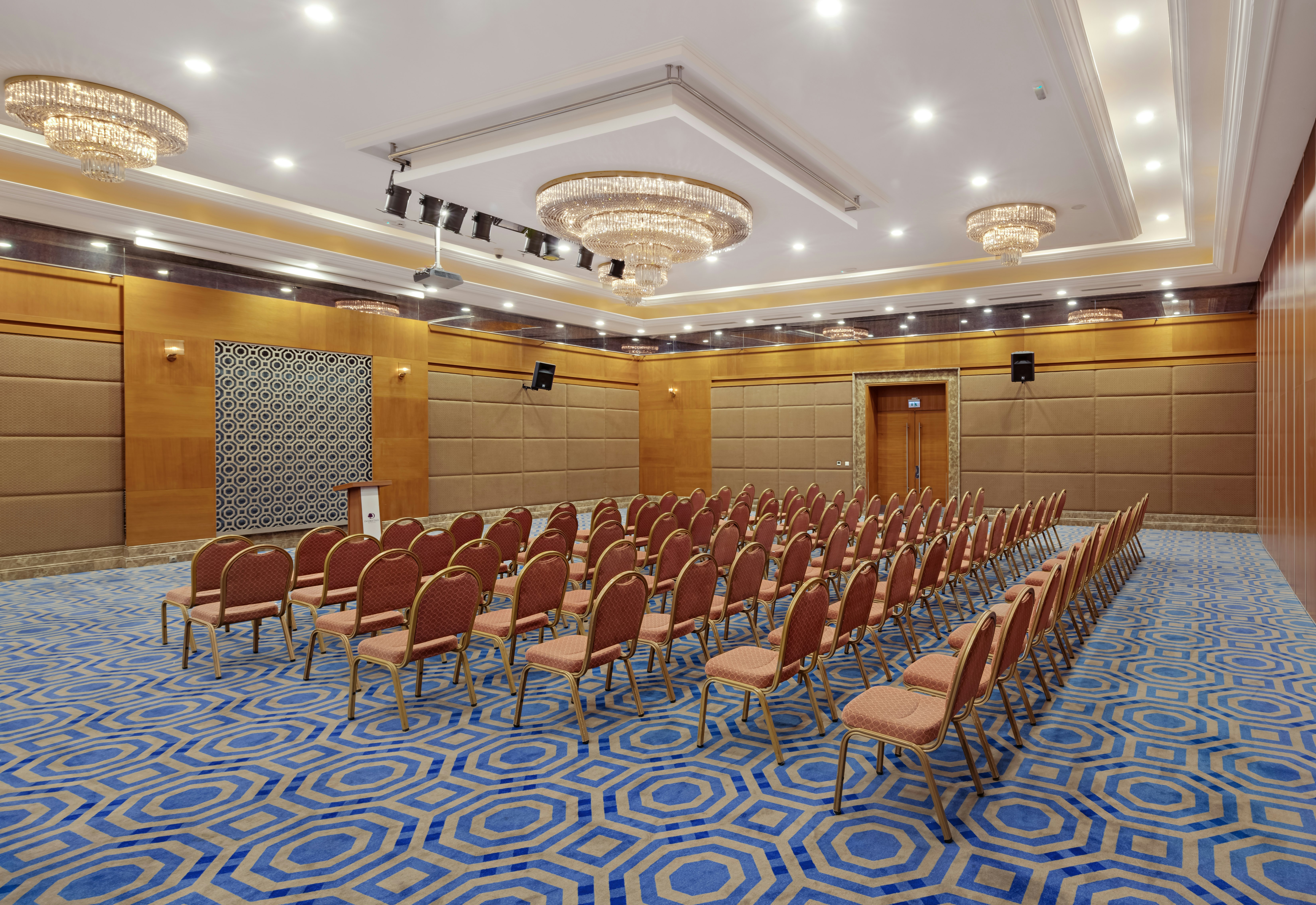 Doubletree By Hilton Hotel Van 83/87