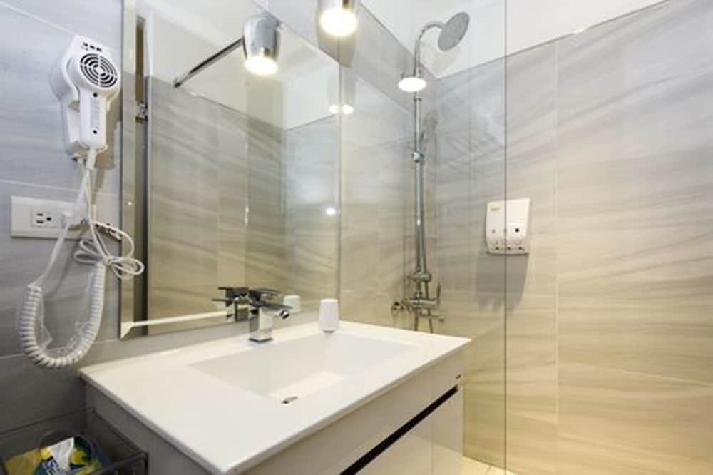 Hotel New Queen 2 29/36