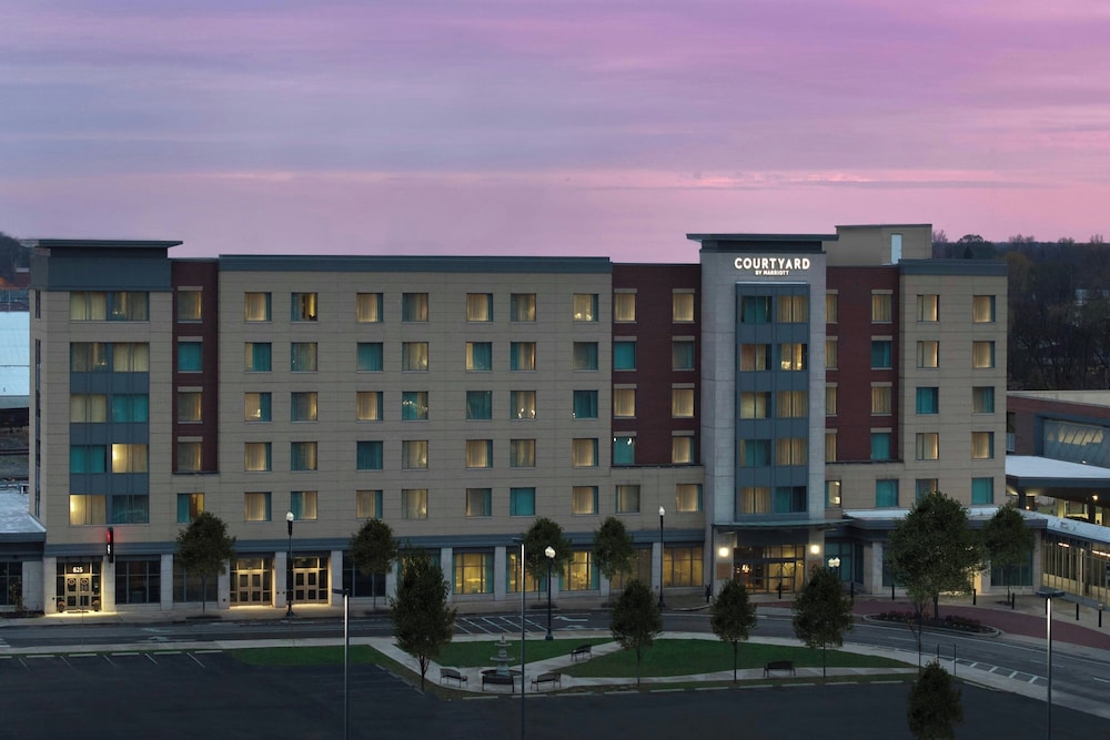 Courtyard Muncie at Horizon Convention Center in MUNCIE - IN