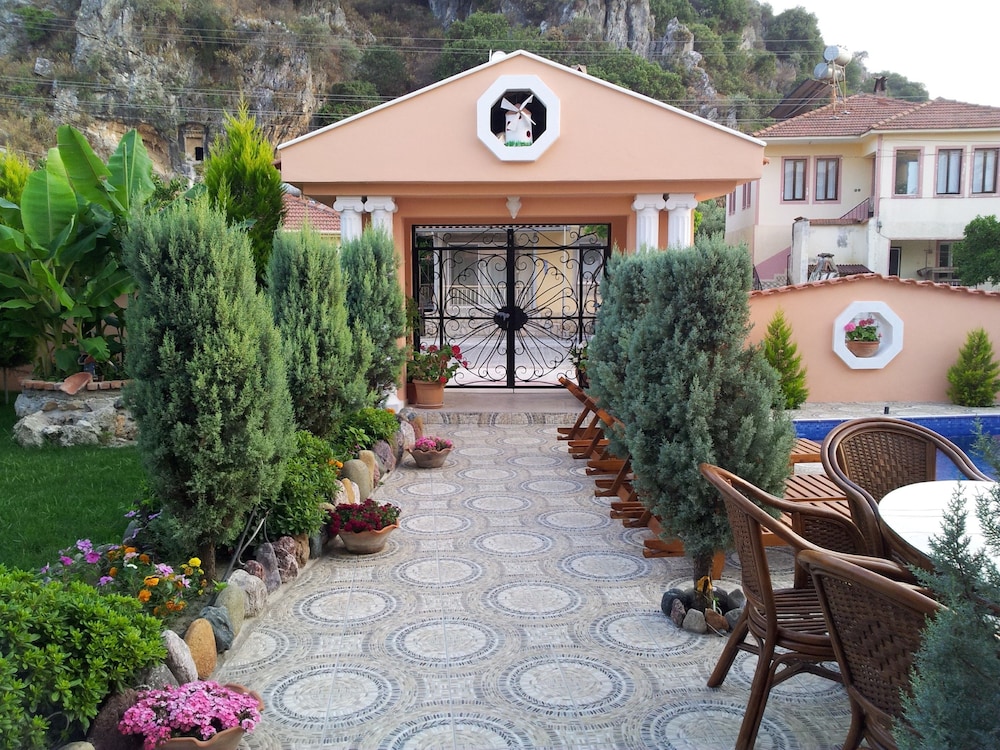 Dalyan Palace 67/76