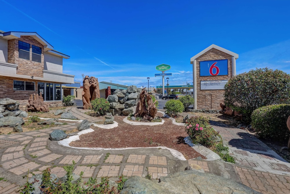Motel6 Ukiah, CA - North 49/53
