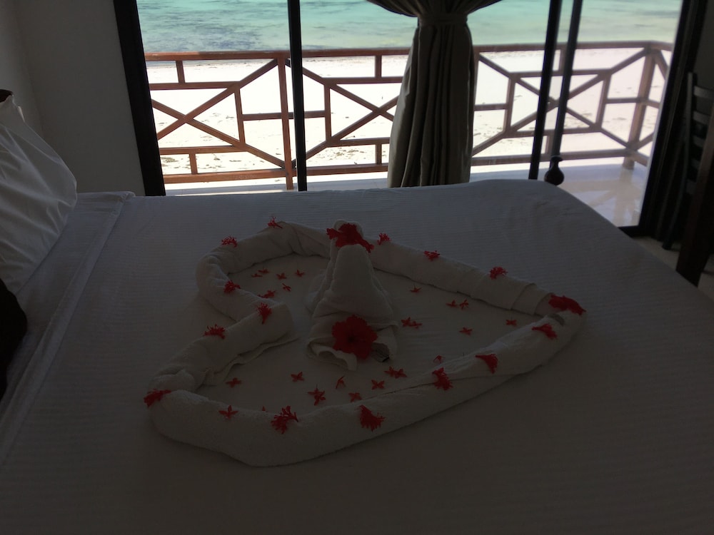Jambiani White Sands Beach Bungalows 38/68