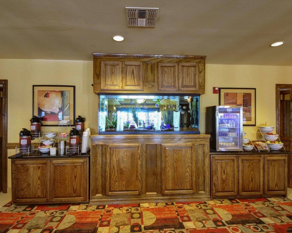 Comfort Inn & Suites Donna Near I-2 10/44