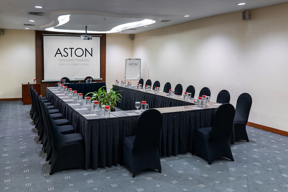 Aston Tanjung Pinang Hotel and Conference Center 48/56