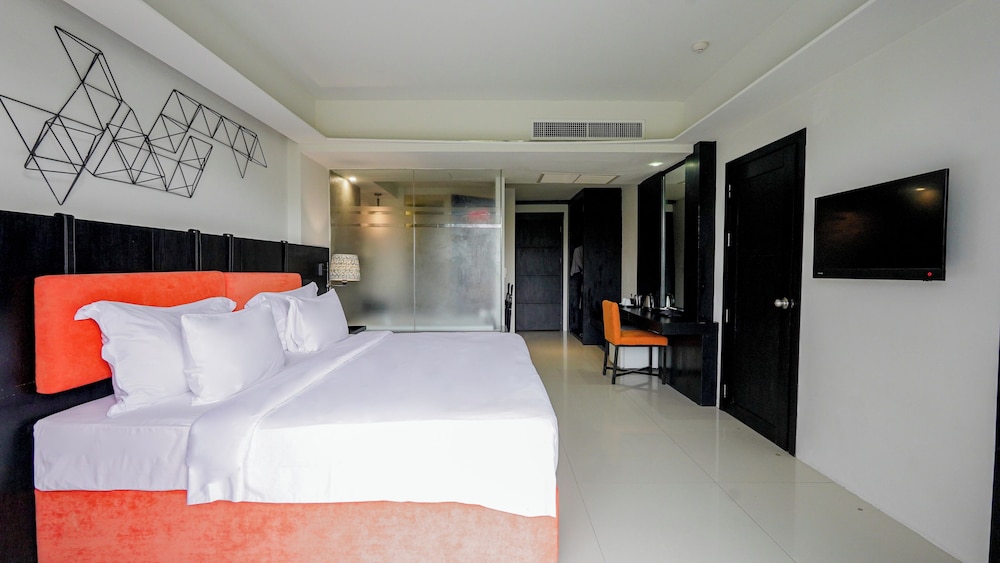 Sugar Marina Resort Art Karon Beach 13/49