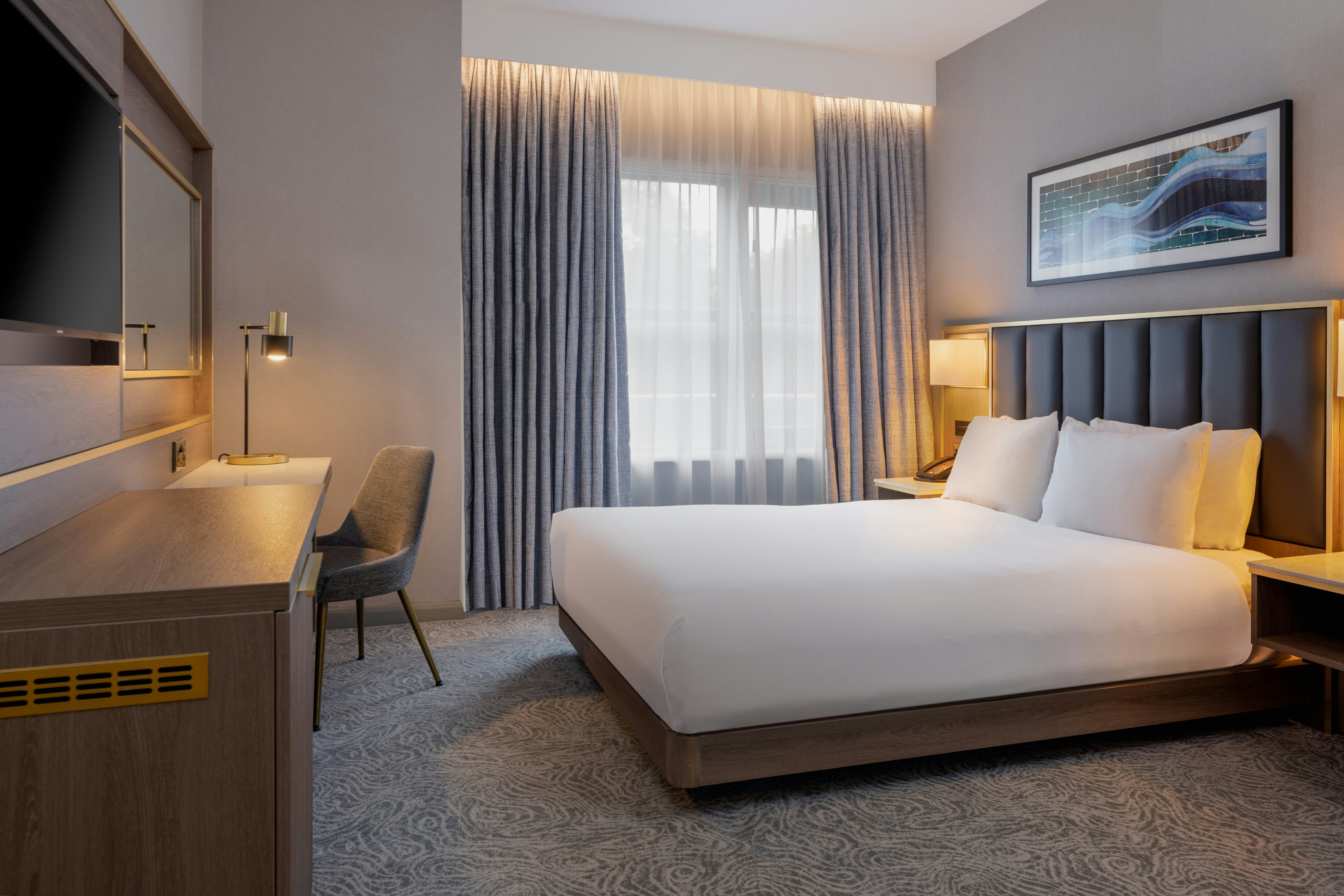 ROOM, QUEEN BED, ACCESSIBLE