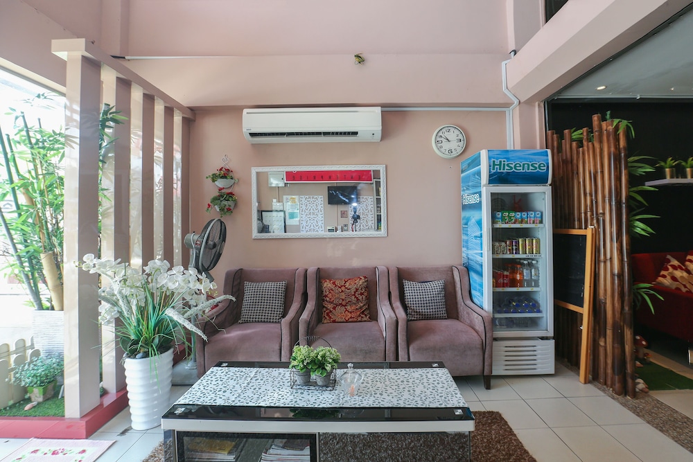 SPOT ON 89796 D'noor Budget Inn 19/27