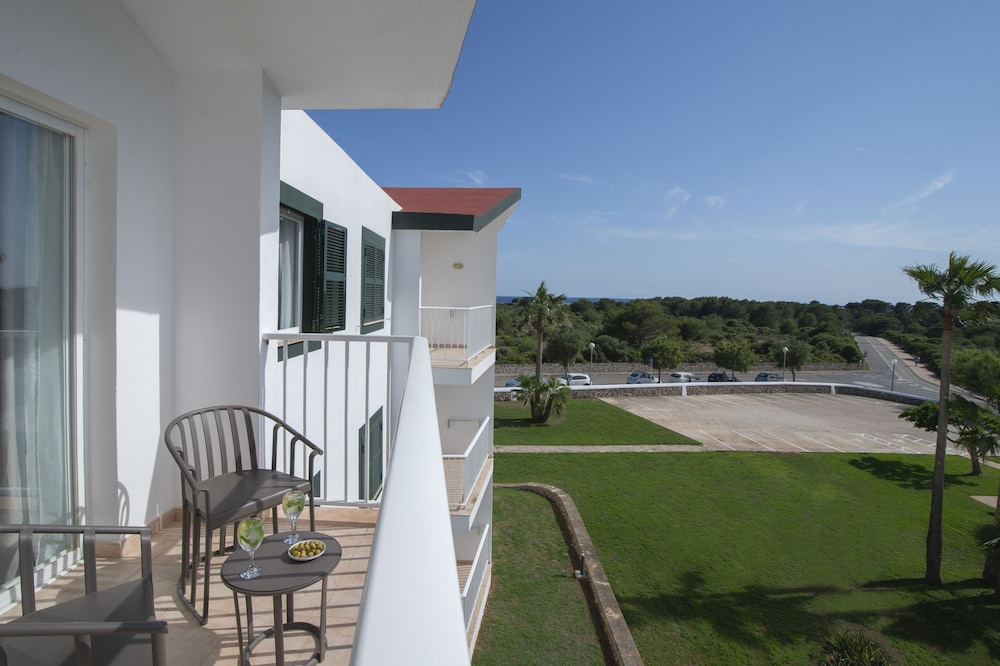 Pierre & Vacances Menorca Cala Blanes (ex Roc Cala D’en Blanes Beach Club Aparthotel) 64/69