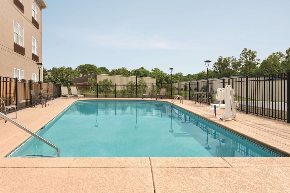 Country Inn Suites By Radisson Nashville Airport East Tn 15/28