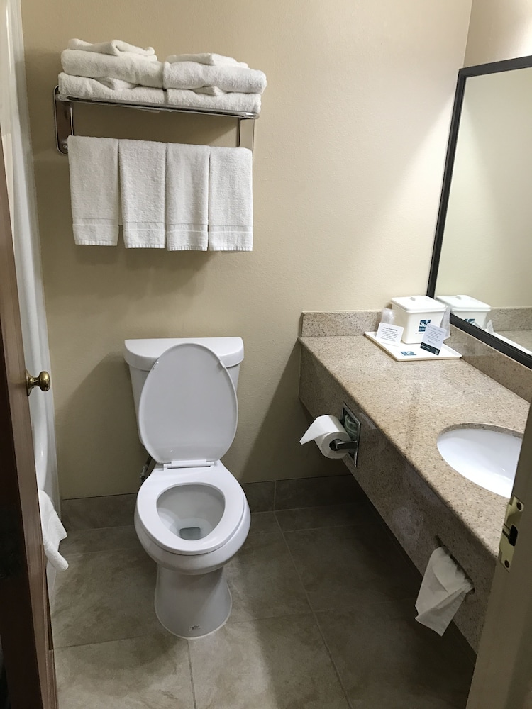 Quality Inn Schenectady - Albany 17/34