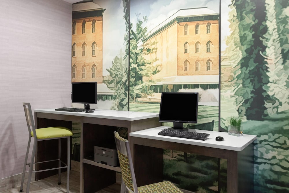 La Quinta Inn & Suites by Wyndham Columbus - Edinburgh 48/59