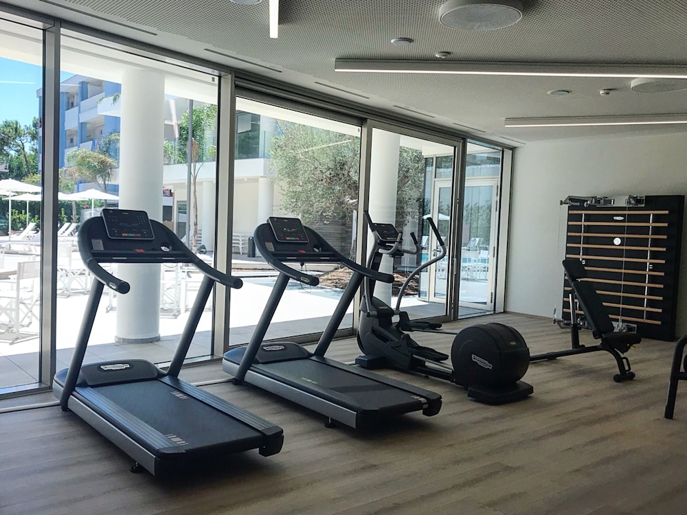 Youmami Lifestyle Suite Hotel 9/24