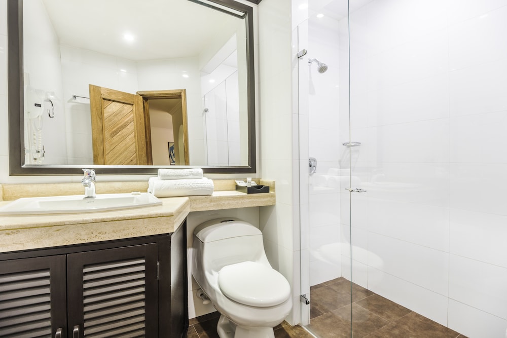 Travelers Apartamentos Y Suites Fontana Plaza 5/47