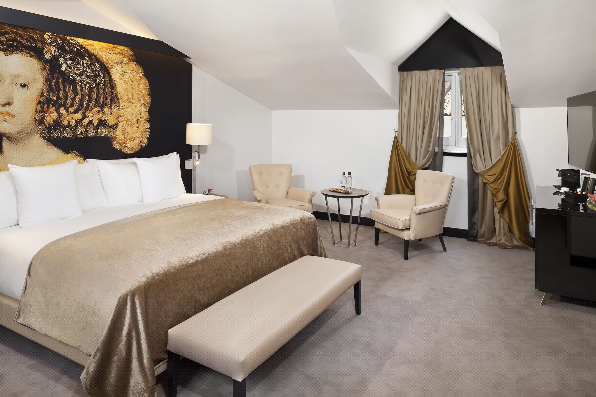 Red Level, Master, Suite, Twin Beds، Palacio de Los Duques Gran Melia 2/3
