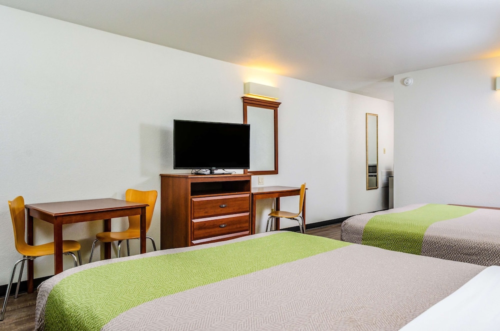 Motel6 Oakdale, CA 16/67
