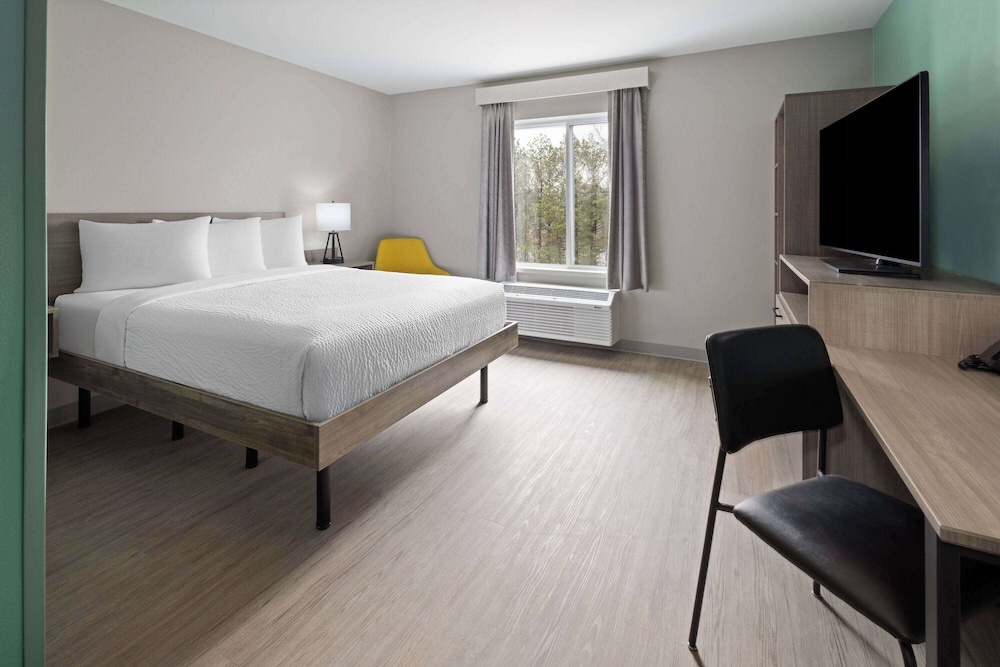 ECHO Suites Extended Stay by Wyndham Richmond West 24/49