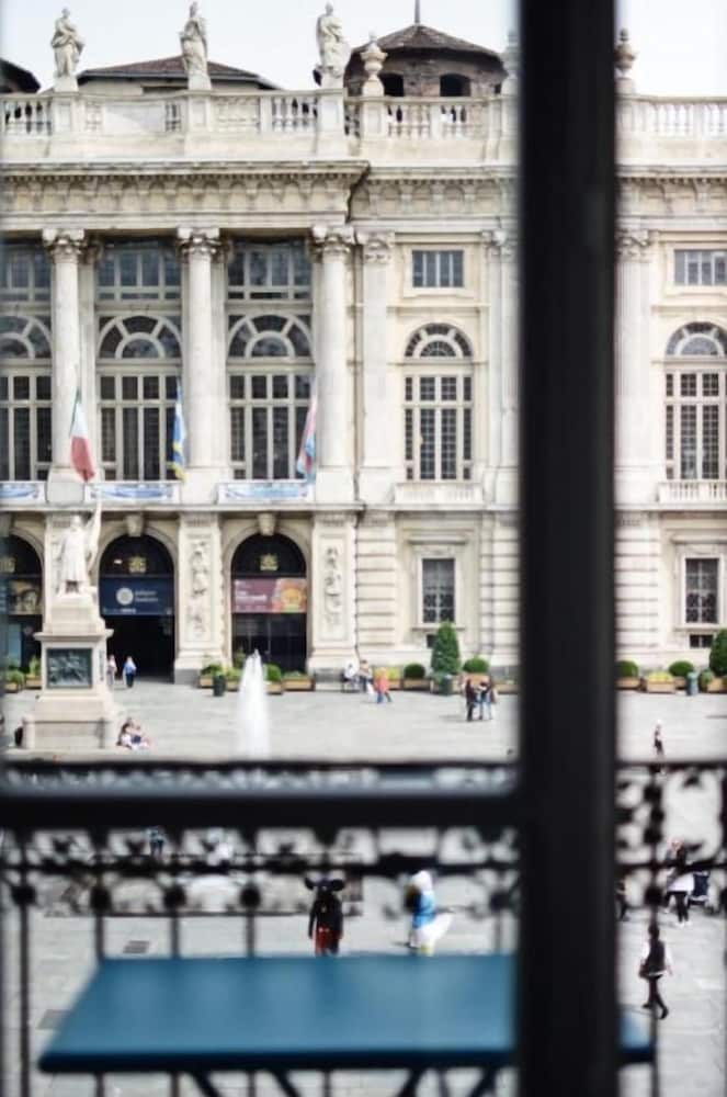 Piazza Castello Suite 2/50