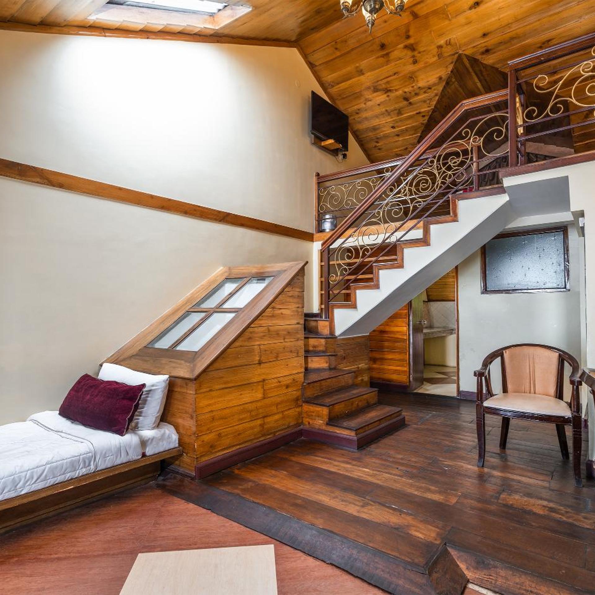 CHALET, KING BED, BALCONY