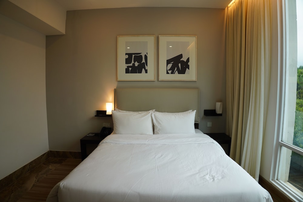 Empyrean Hotel 15/50