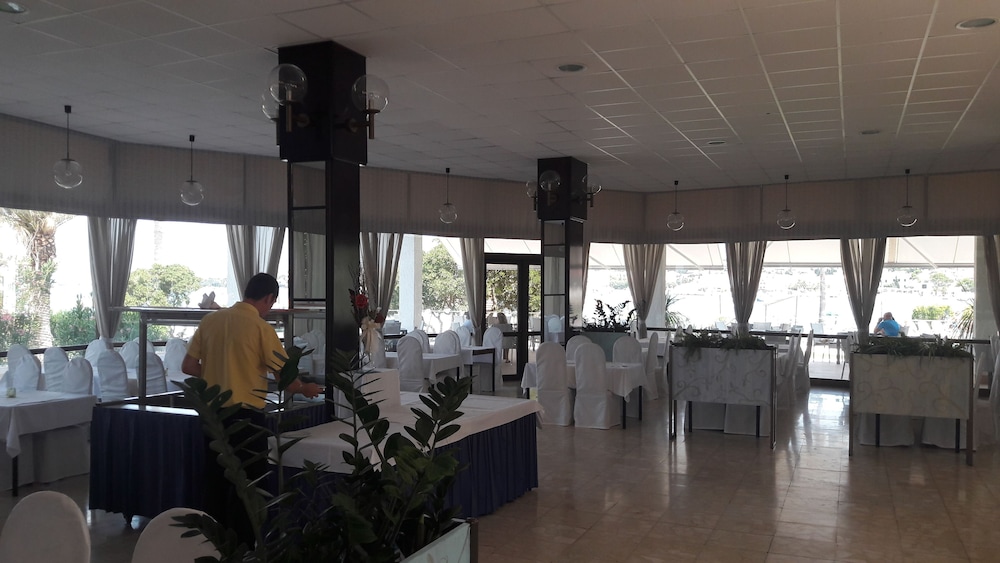 restaurant-cafeteria