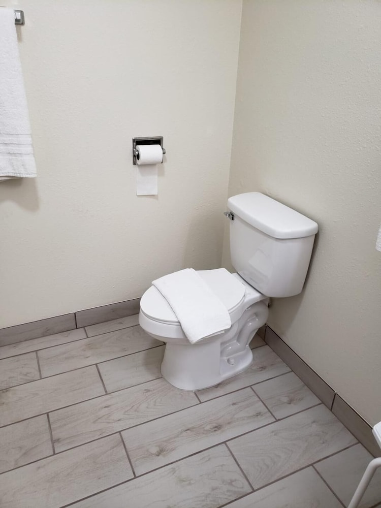 Value Inn &amp; Suites 11/22