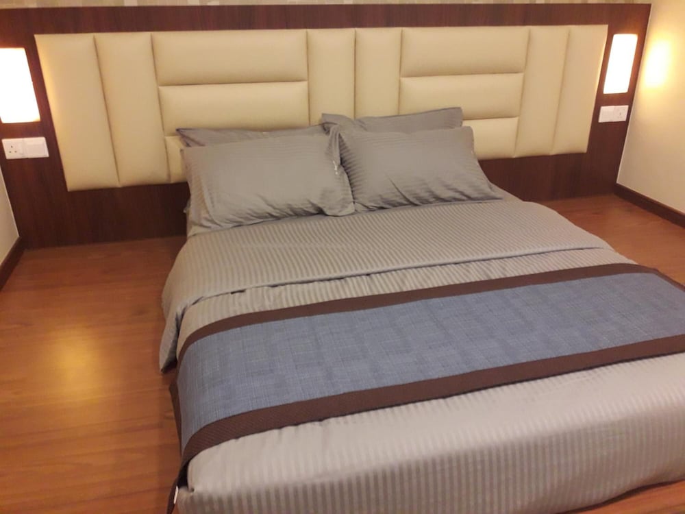 De Benz Inn 14/33