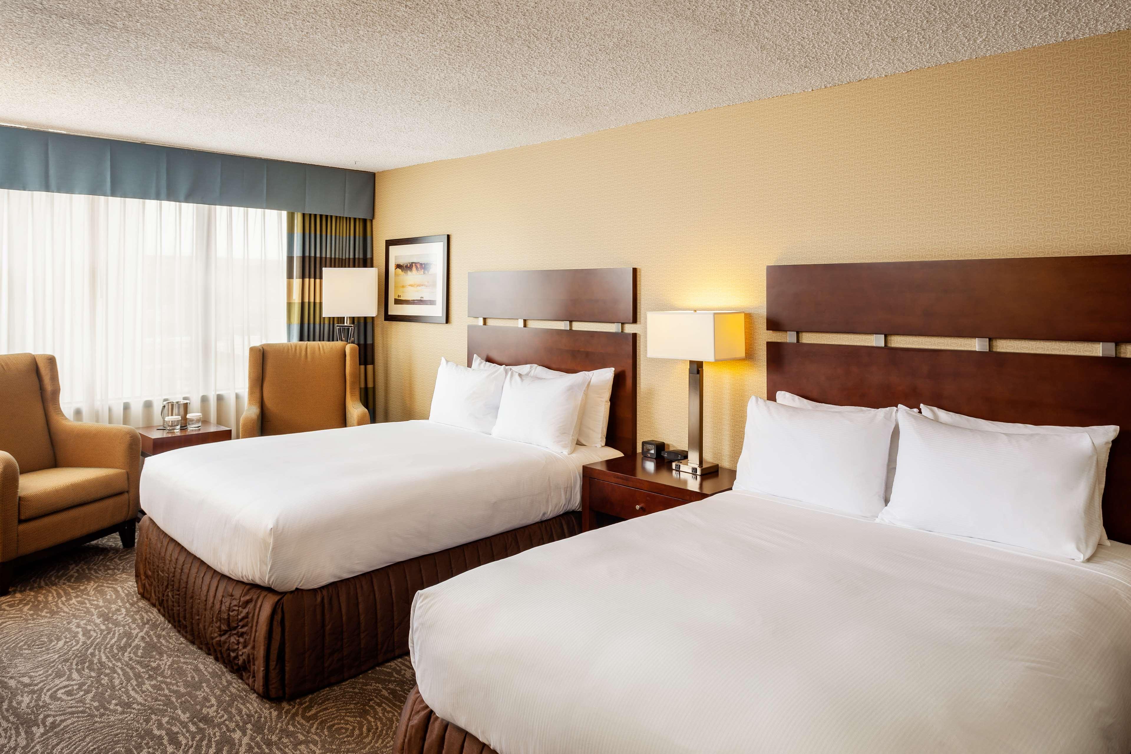 DELUXE, 2 QUEEN BEDS