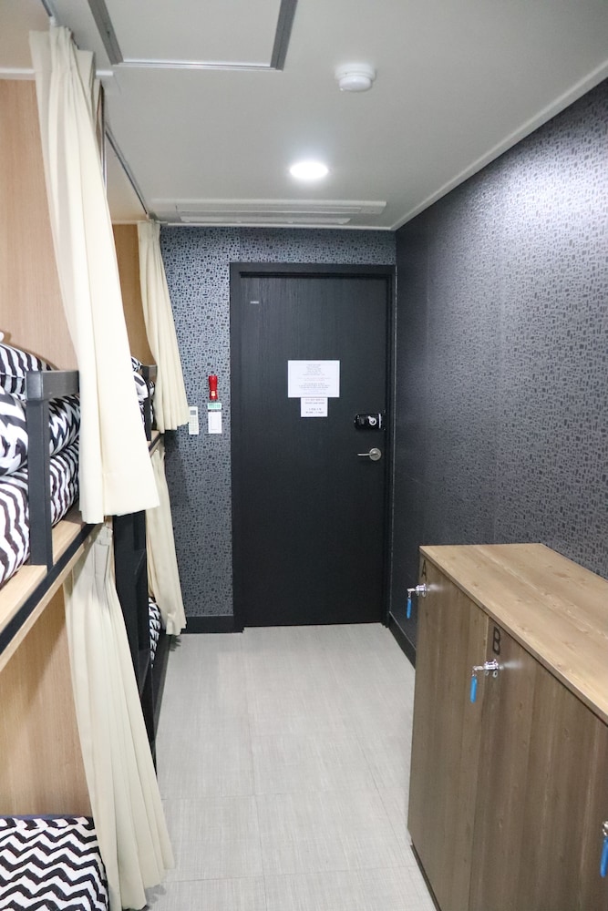 Mozzi Hostel 4/50