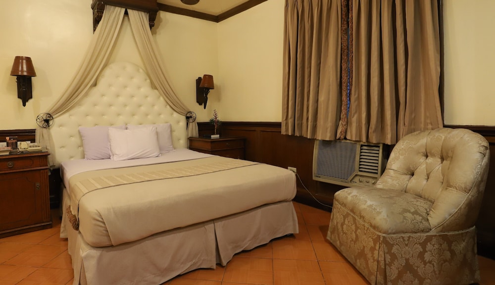 Camelot Hotel Quezon City powered by Cocotel 18/75