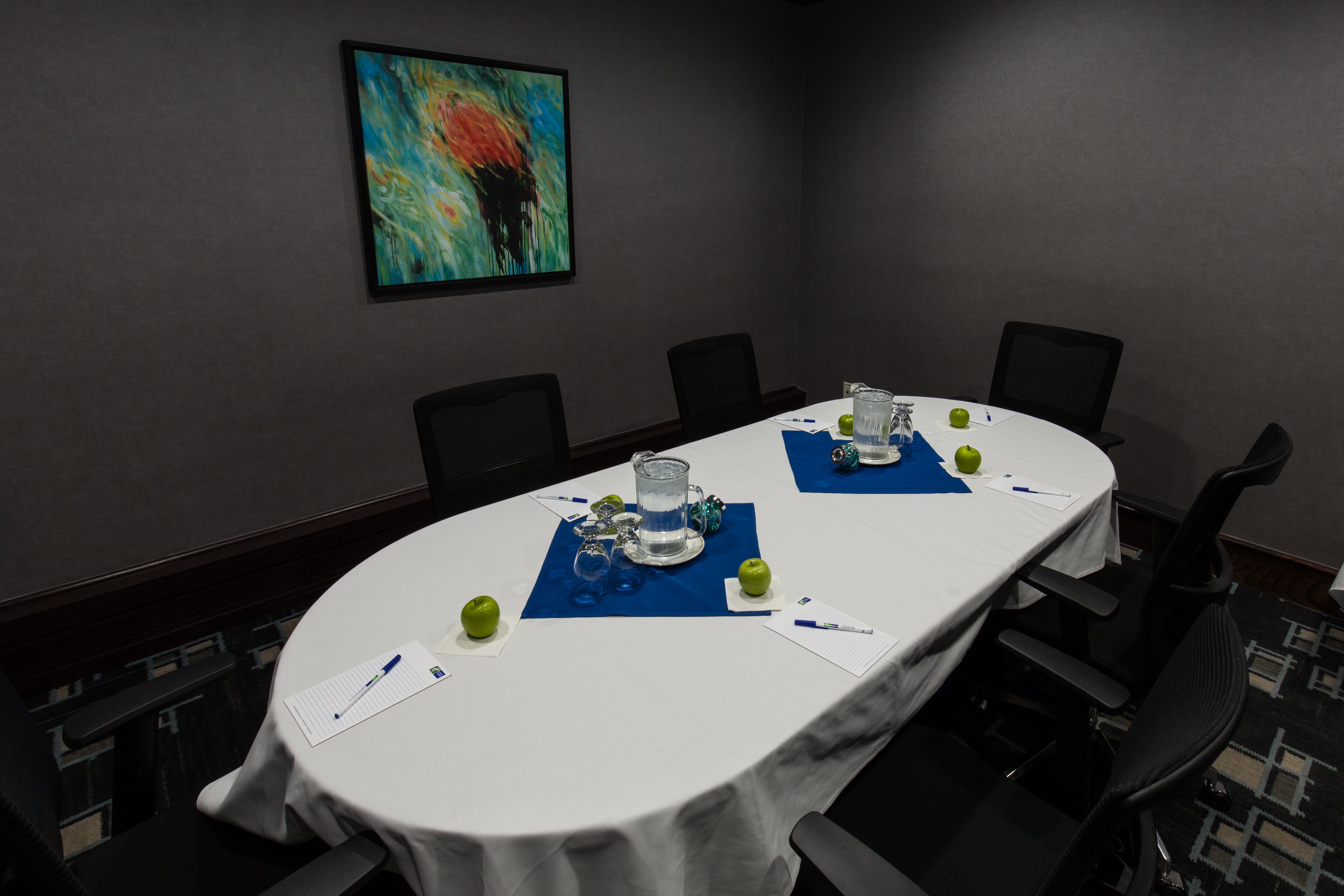 Holiday Inn Express Edmonton Downtown 52/56