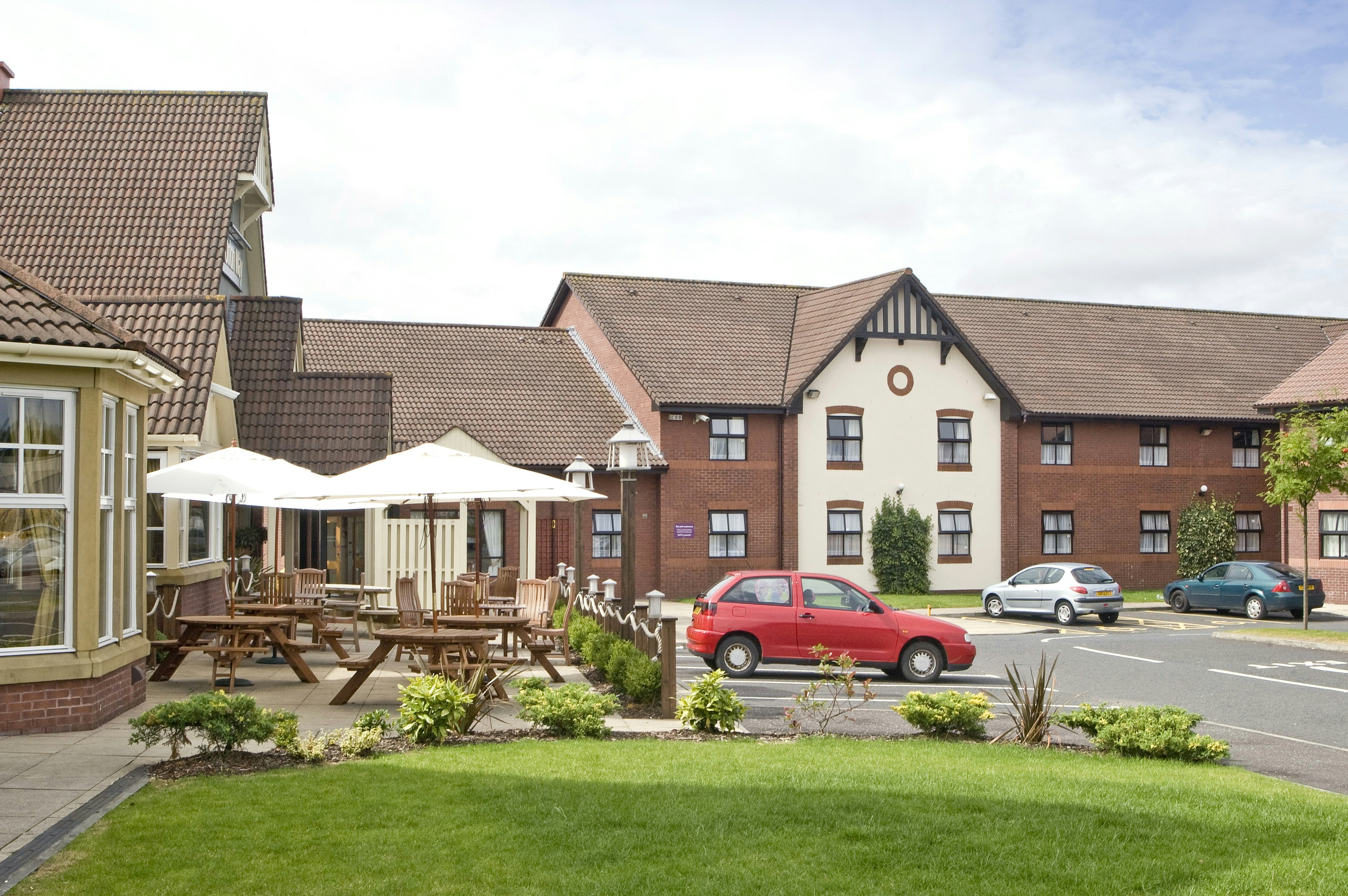 Premier Inn Glasgow (Cambuslang/M74, J2A) 22/25