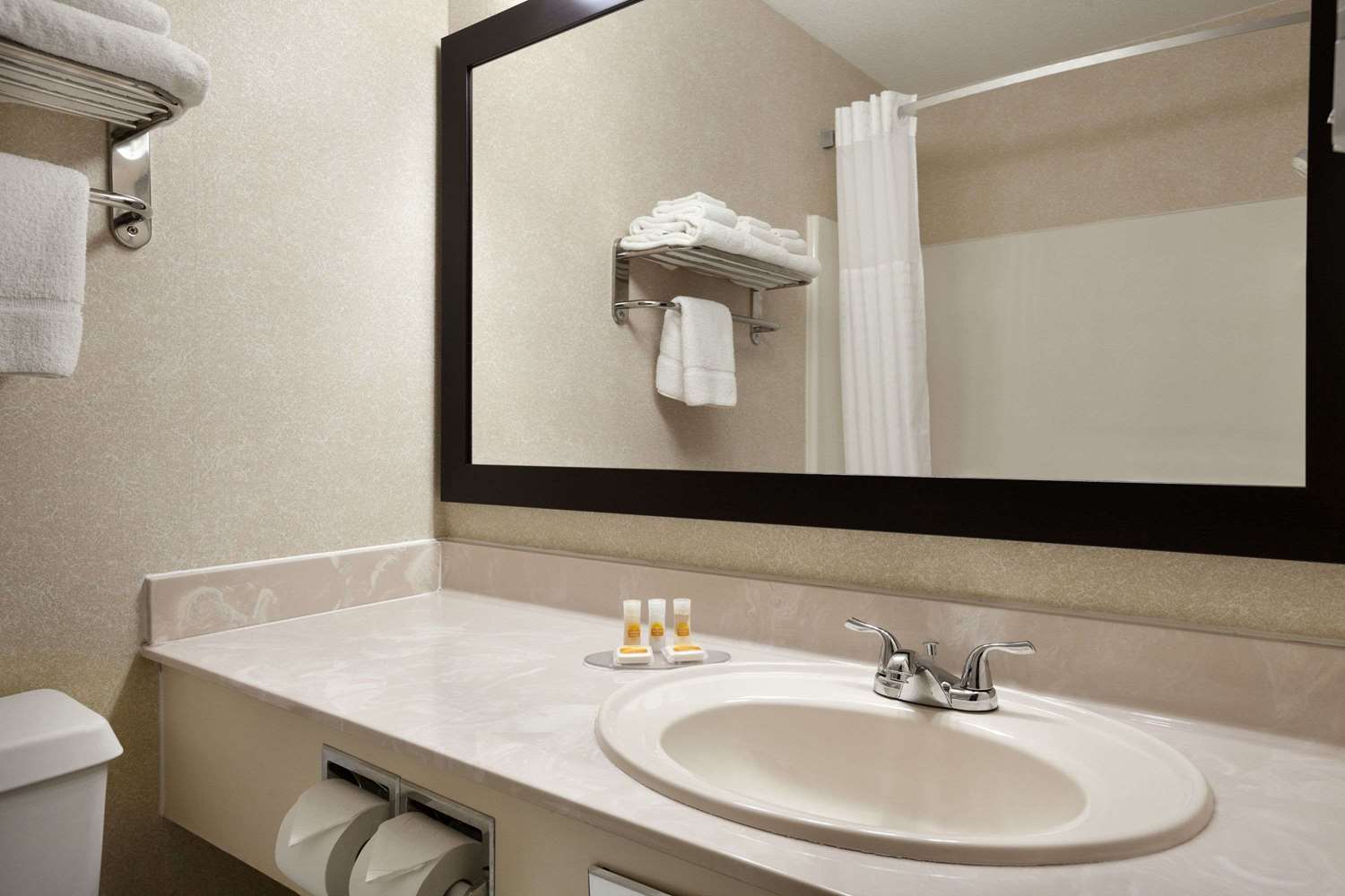 Days Inn by Wyndham Grand Forks Columbia Mall 9/10