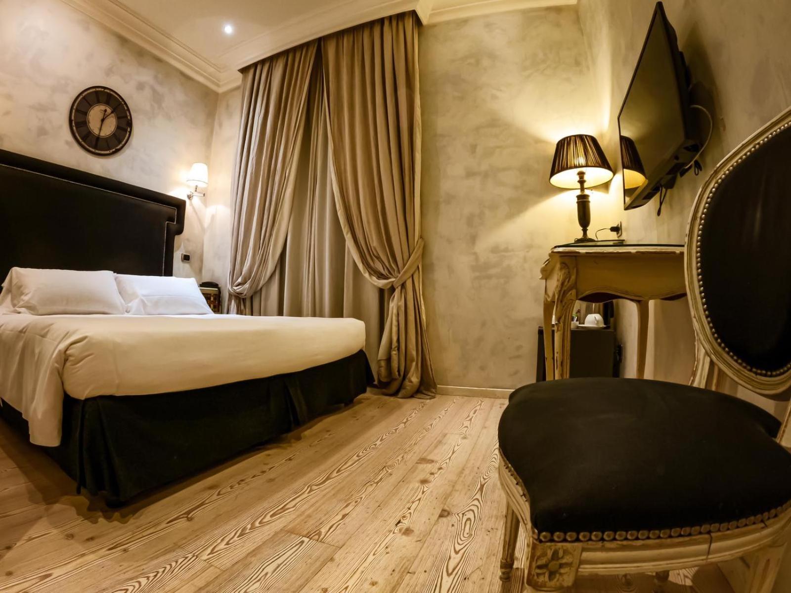 Deluxe, Double Bed
