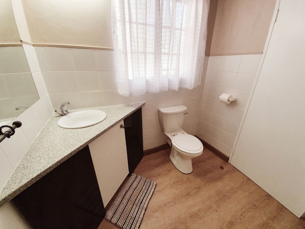 Shingalana Guest House 50/50