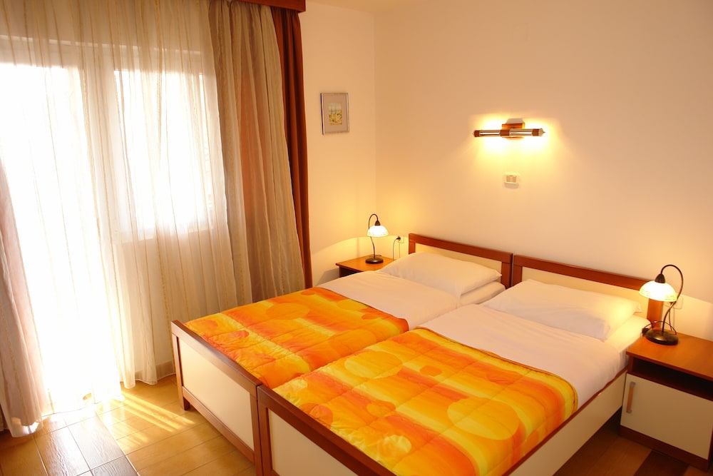 Garni Hotel Fineso 16/50