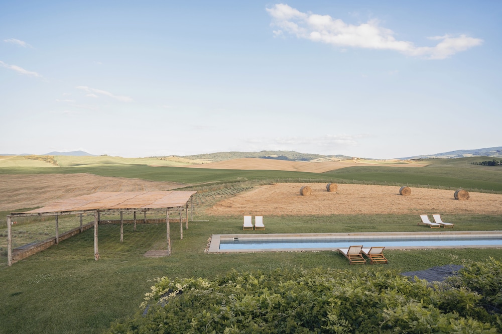 LOCANDA IN TUSCANY 36/50