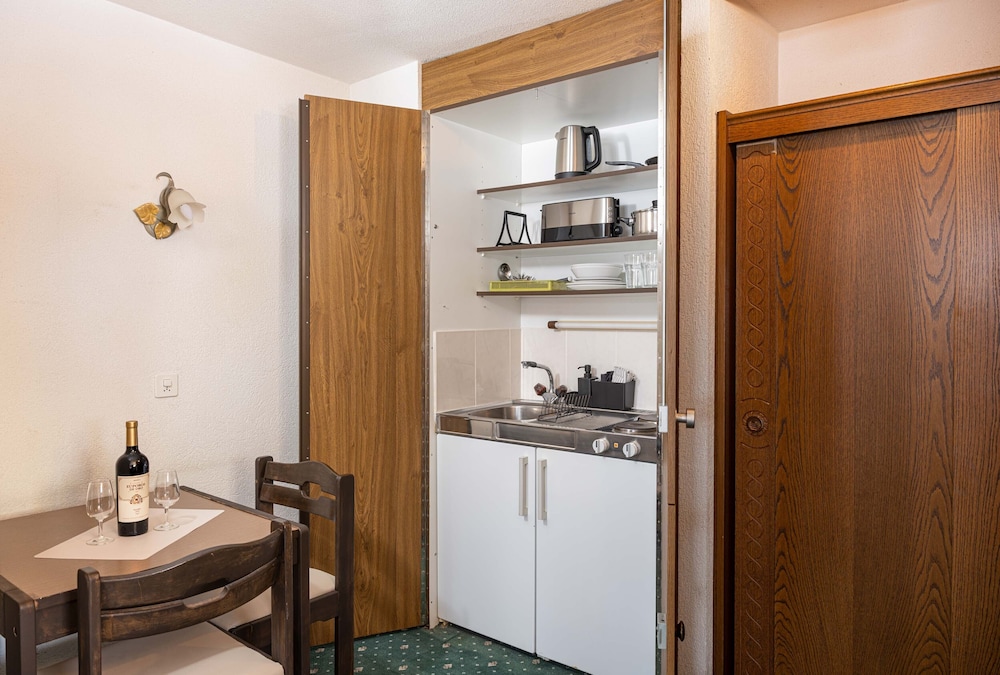 Grichting Hotel & Serviced Apartments 51/65