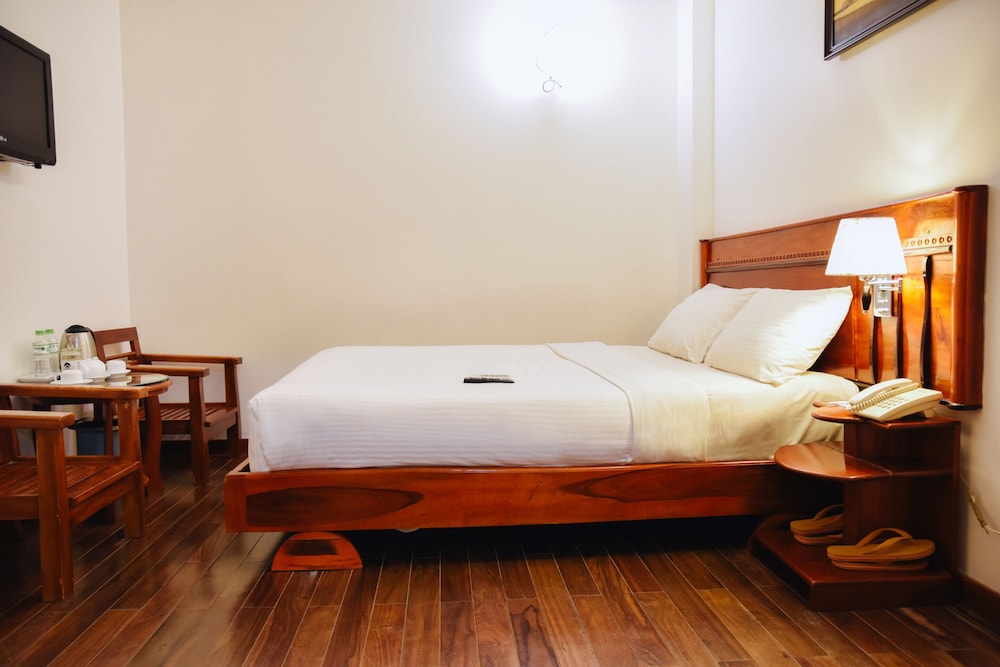 Duc Vuong Hotel 27/86