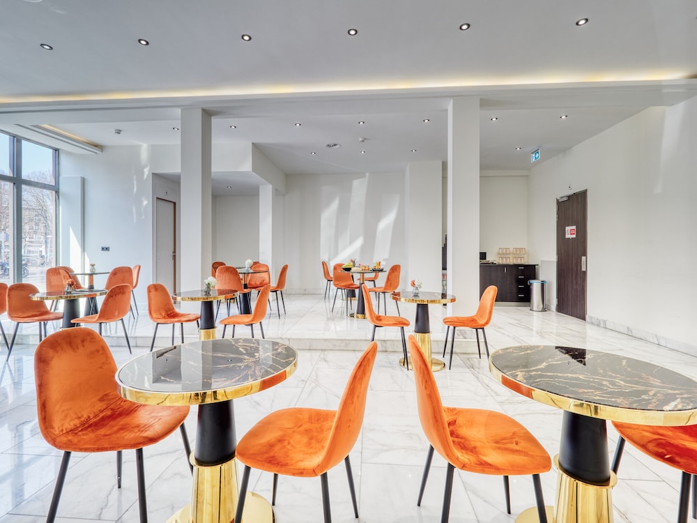 G Hotel 33/43