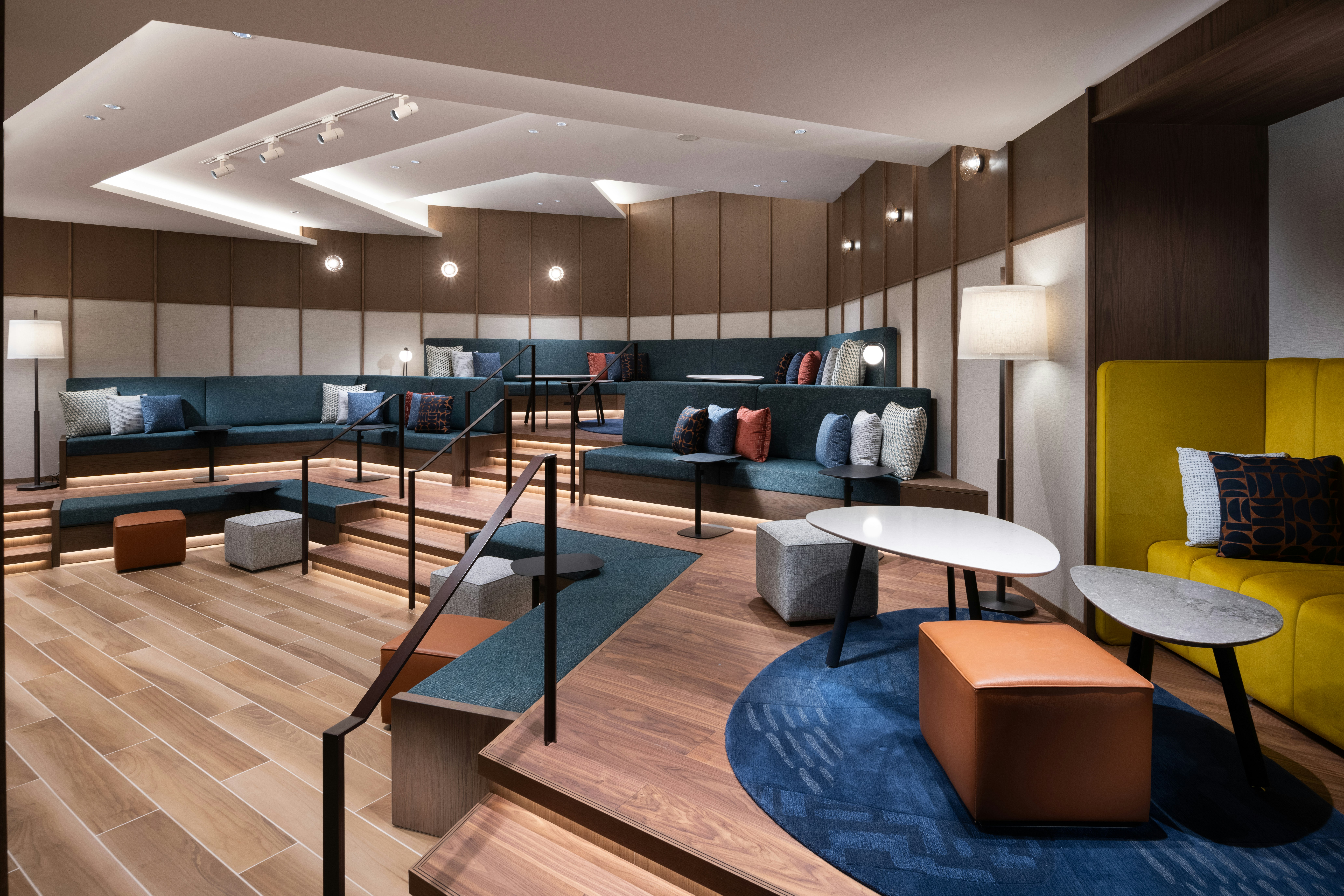 Hilton Tokyo 48/78