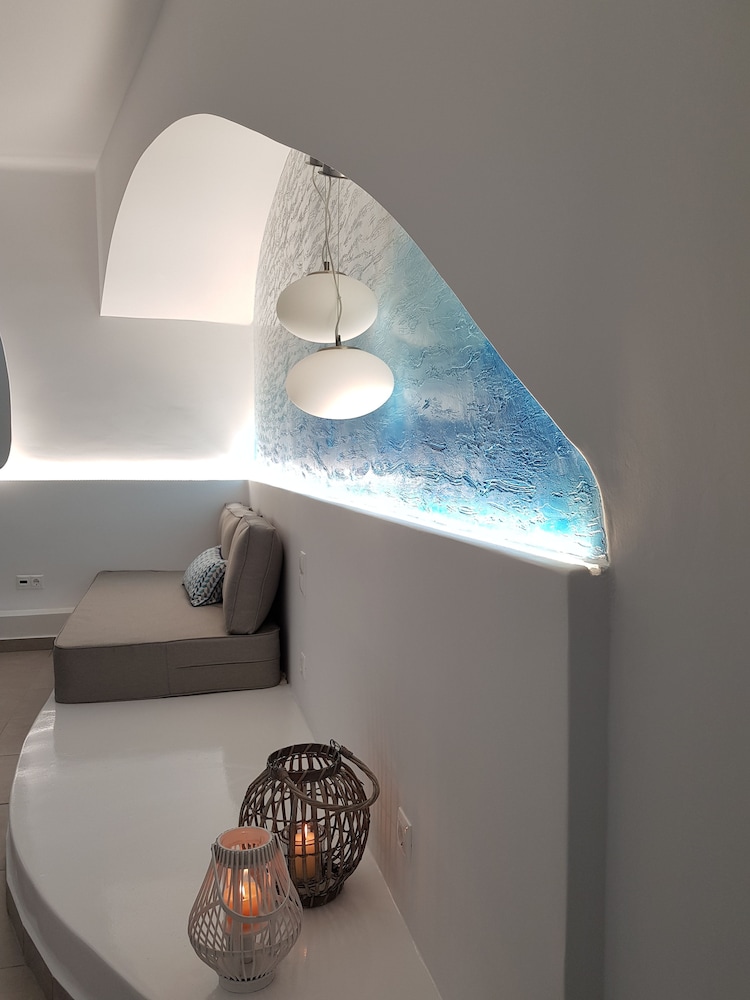 Amera Suites 22/48