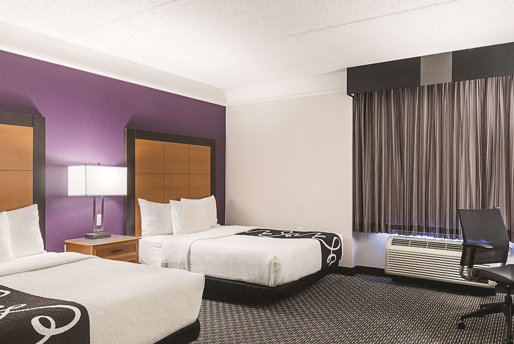 La Quinta Inn & Suites by Wyndham Ontario Airport 15/58