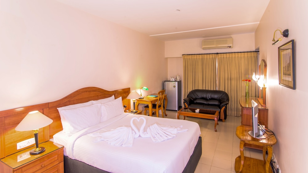 Halcyon Hotel Residences 8/55