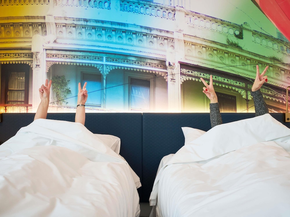 DELUXE, TWIN BEDS, RUNWAY VIEW