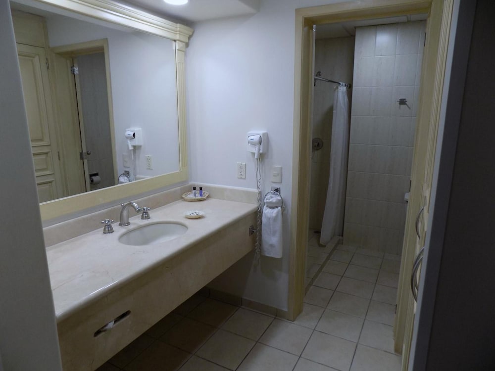 Hotel Real de Minas Bajio 31/33