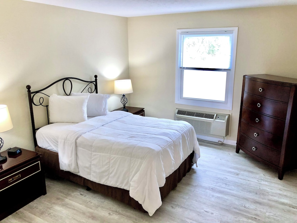 The Bicentennial Inn 20/60