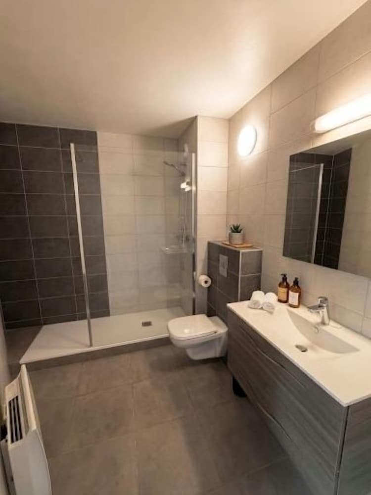 Brit Hotel Les Colonnes 20/21