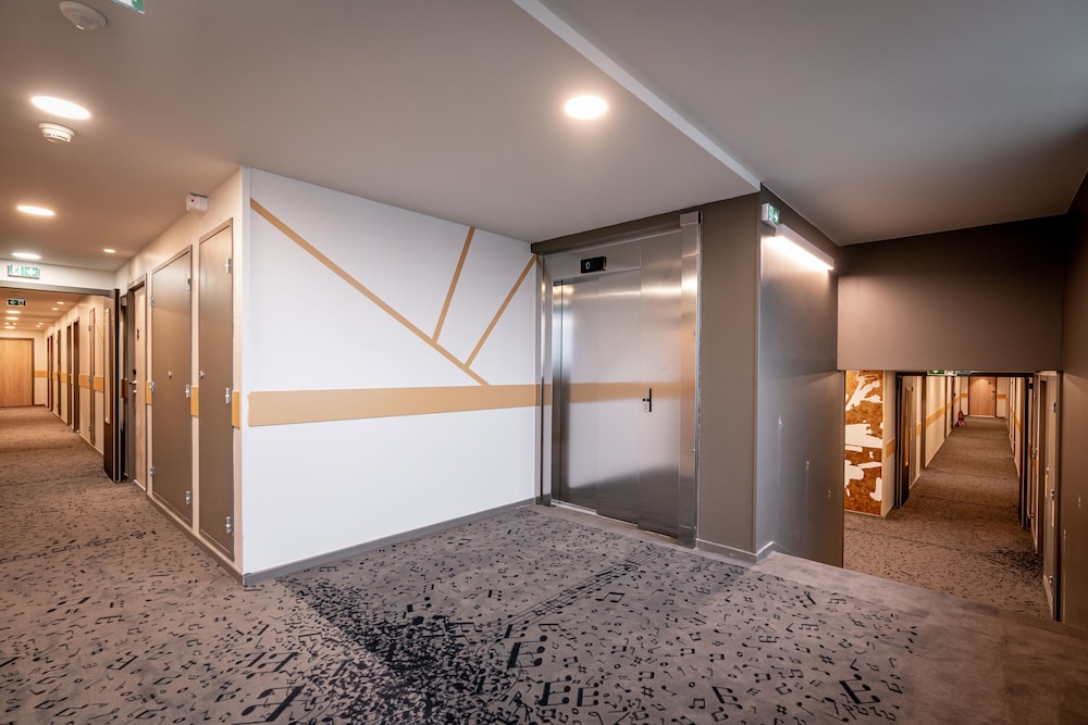 ibis Styles Valenciennes Petite Foret 24/45