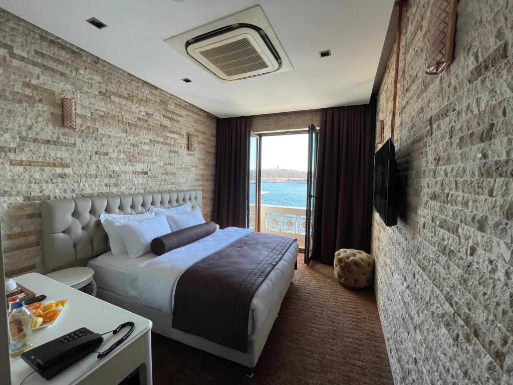 DELUXE, SEA VIEW